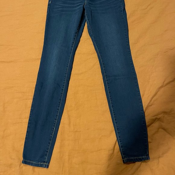 Medium Wash Natalie Jegging - 28" - Thyme Maternity - Picture 6 of 8